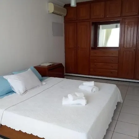 Spacious 300 M Away From Beach! *